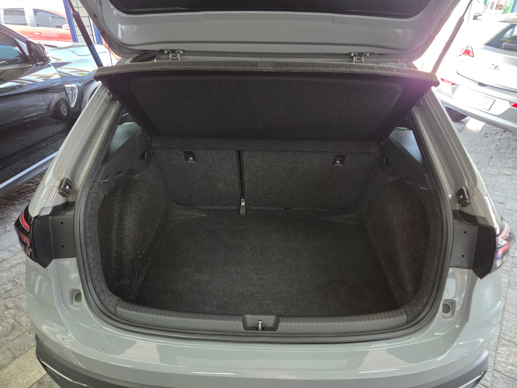 Volkswagen Nivus Cinza