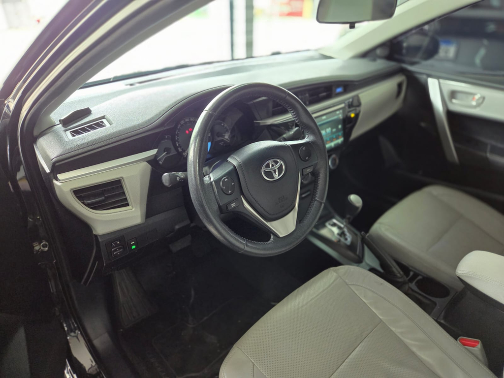 Toyota Corolla Preto