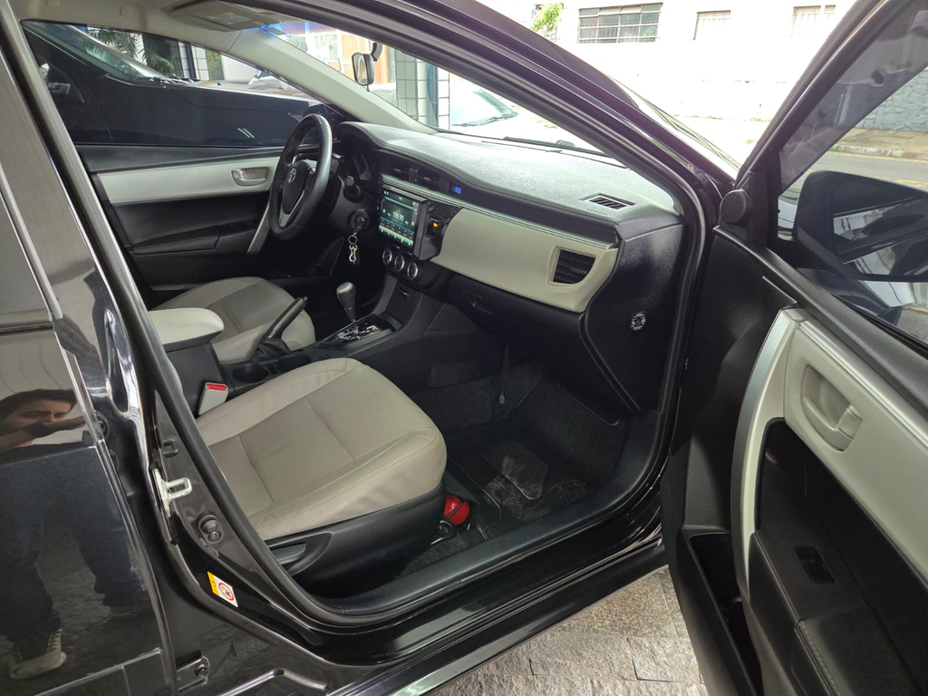 Toyota Corolla Preto