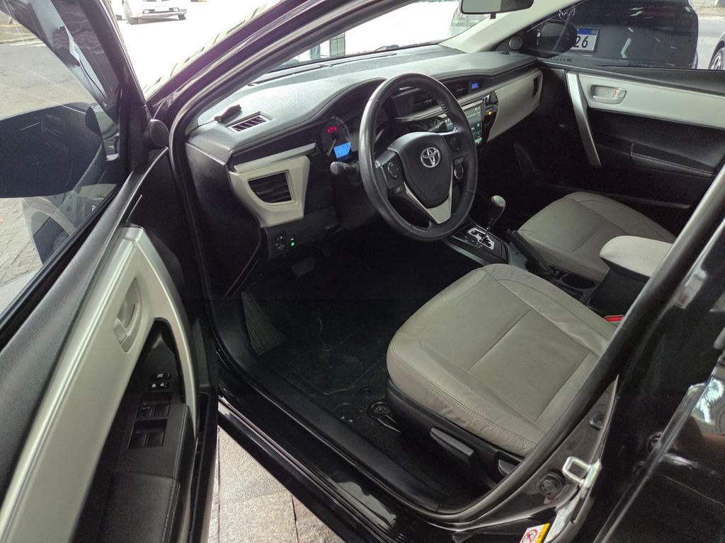 Toyota Corolla Preto