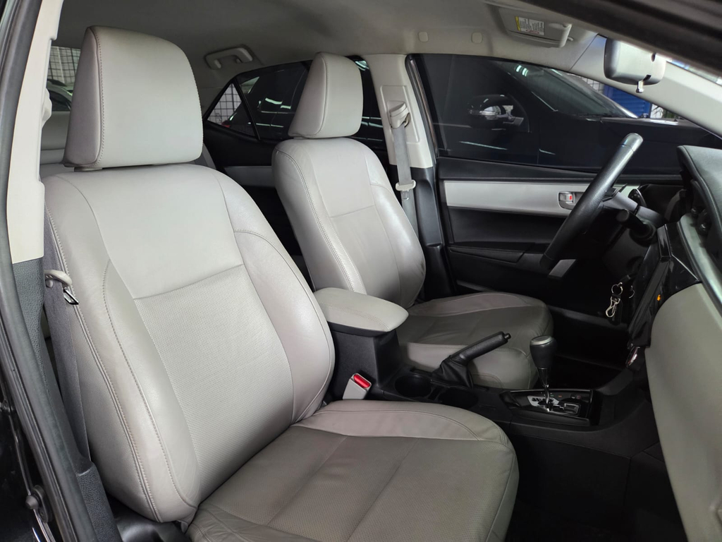 Toyota Corolla Preto