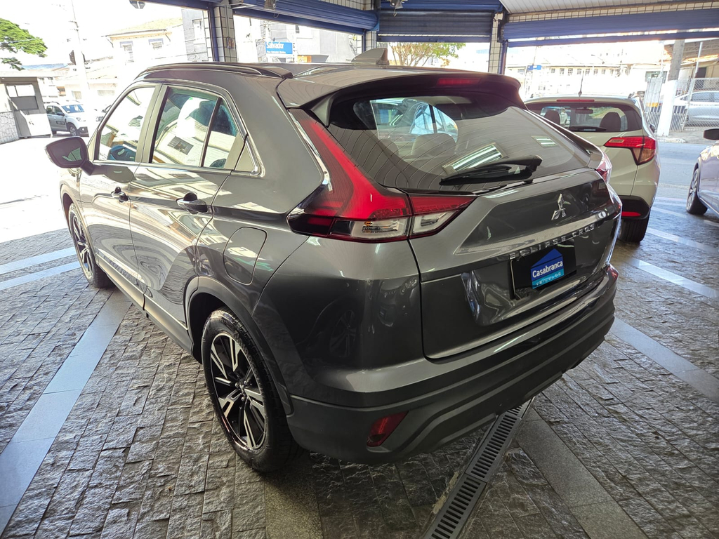 Mitsubishi Eclipse Cross Cinza