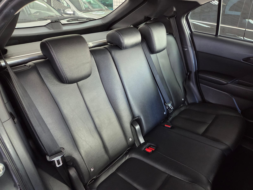 Mitsubishi Eclipse Cross Cinza