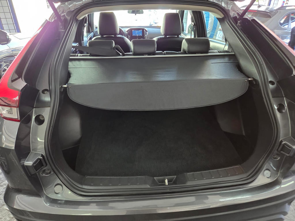 Mitsubishi Eclipse Cross Cinza