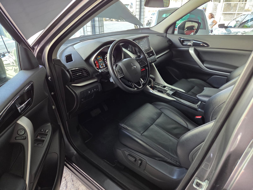 Mitsubishi Eclipse Cross Cinza