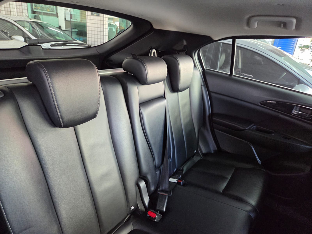 Mitsubishi Eclipse Cross Cinza