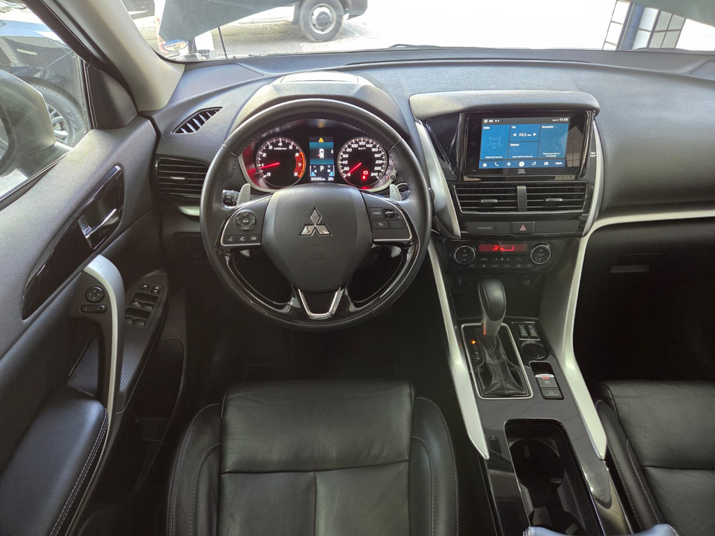Mitsubishi Eclipse Cross Cinza