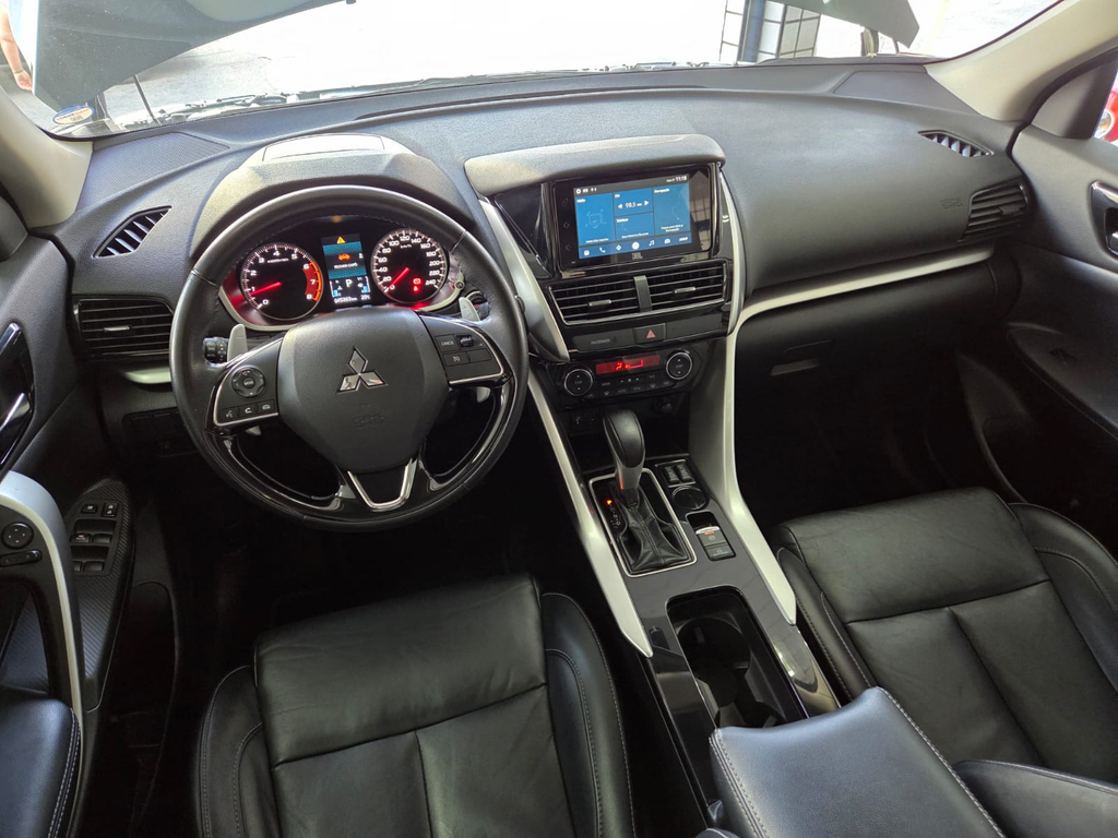 Mitsubishi Eclipse Cross Cinza