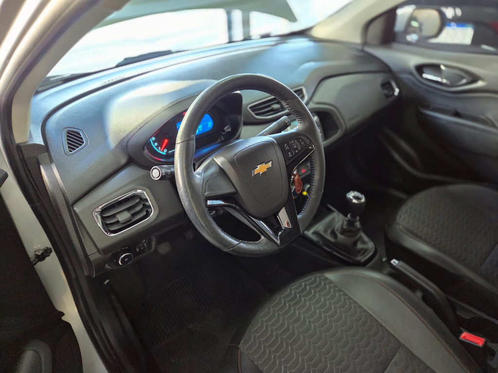 Chevrolet Onix Prata