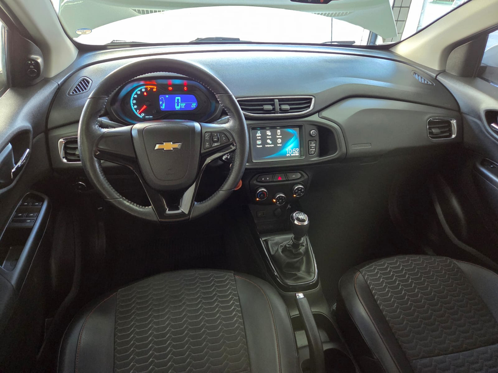 Chevrolet Onix Prata