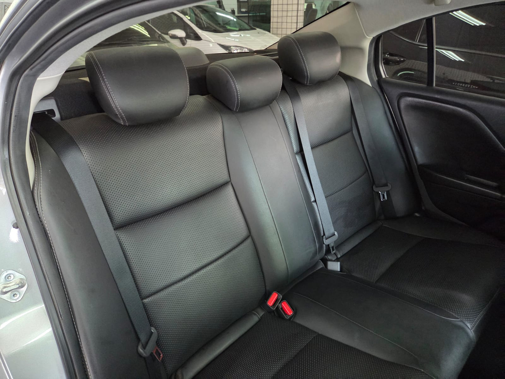 Honda City Prata