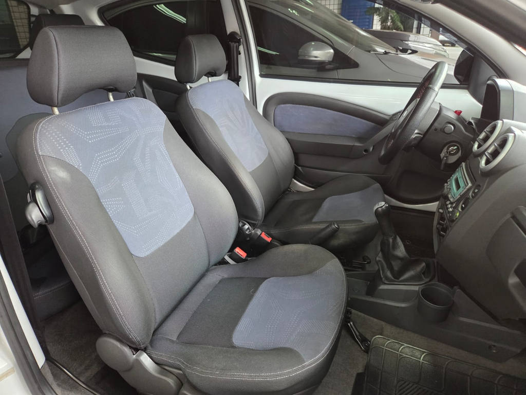 Ford Ka Hatch Branco