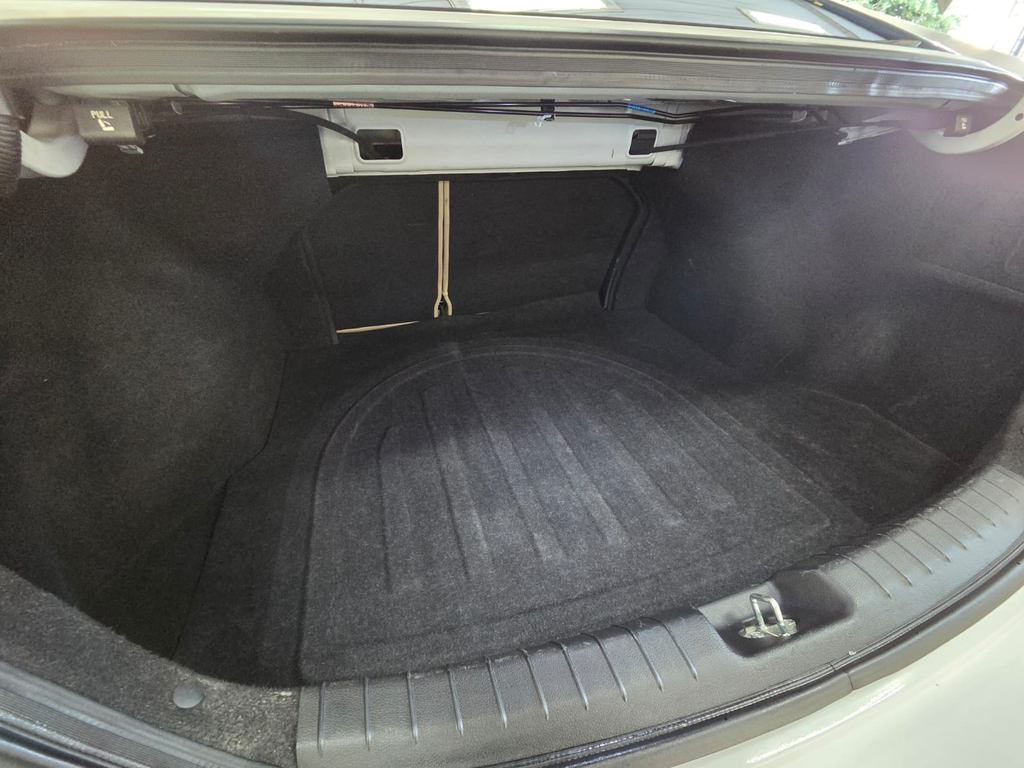 Hyundai Elantra Branco