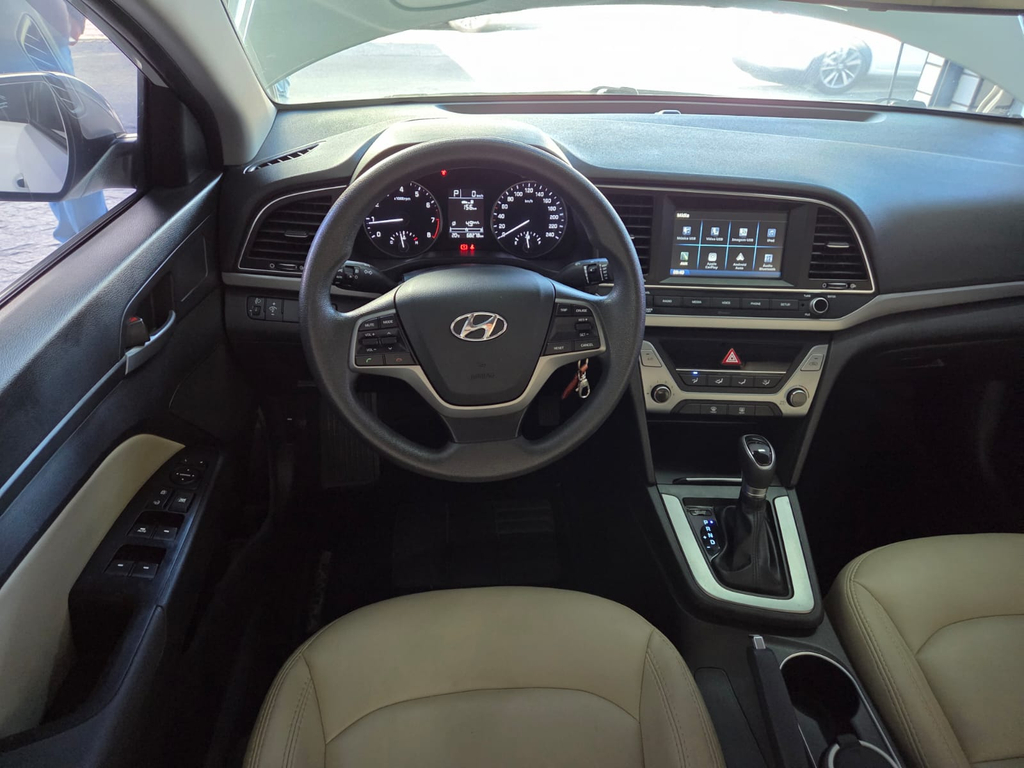 Hyundai Elantra Branco