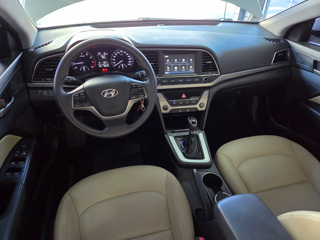 Hyundai Elantra Branco