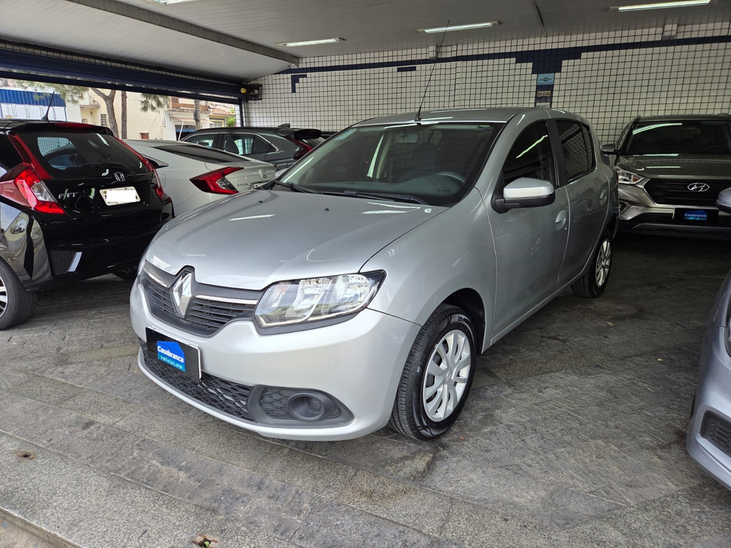 Renault Sandero Prata