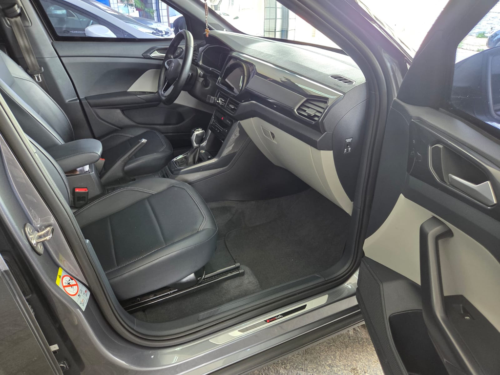 Volkswagen T-Cross Cinza