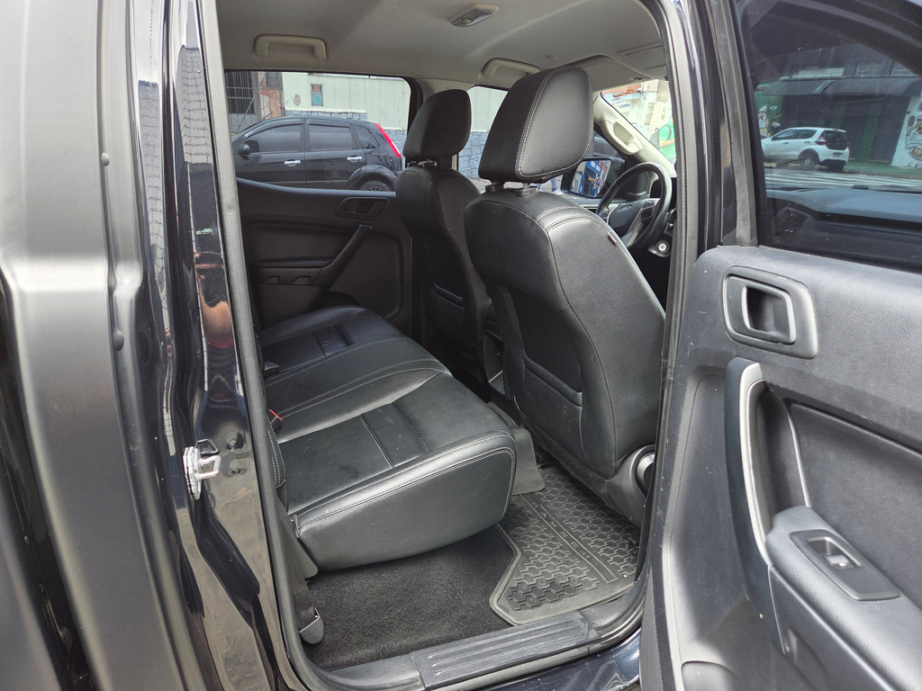 Ford Ranger Preto