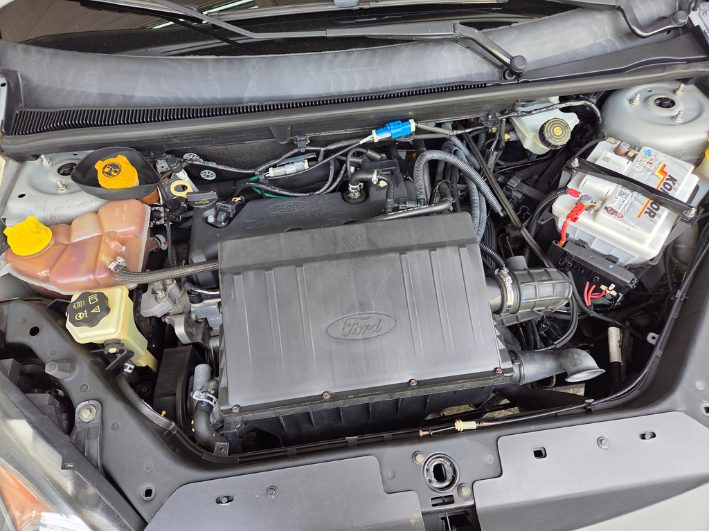 Ford Fiesta Hatch Prata