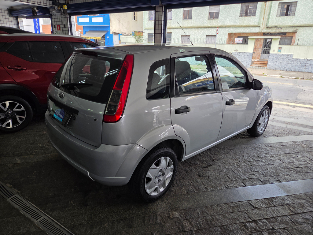 Ford Fiesta Hatch Prata