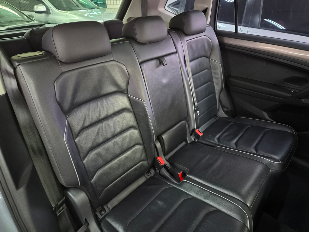 Volkswagen Tiguan Cinza