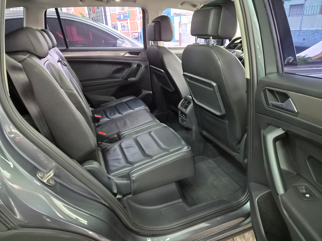 Volkswagen Tiguan Cinza