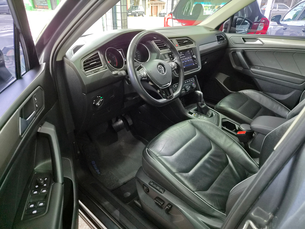 Volkswagen Tiguan Cinza