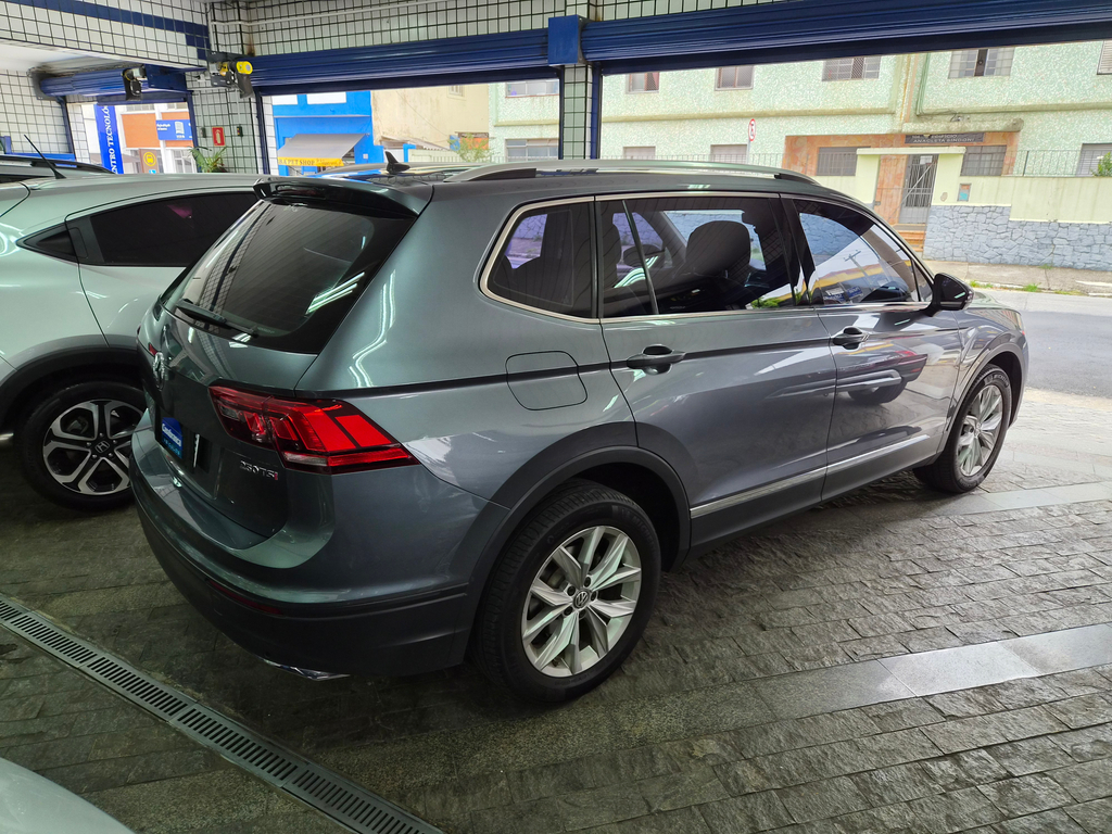 Volkswagen Tiguan Cinza
