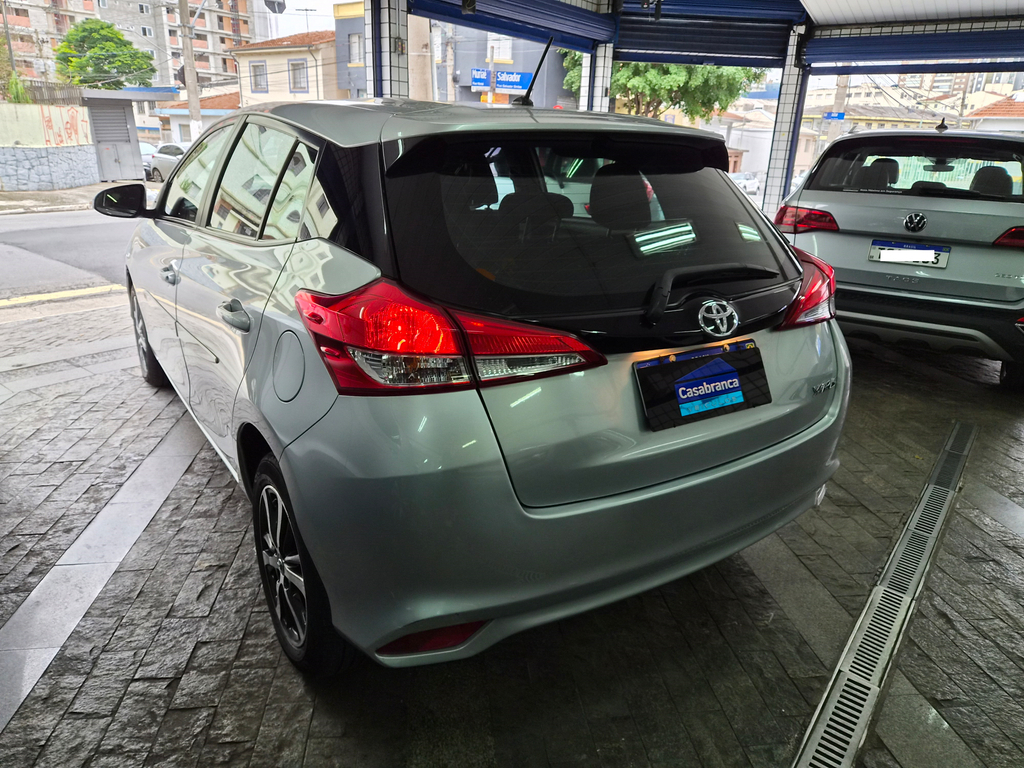 Toyota Yaris Prata