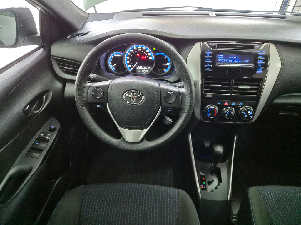 Toyota Yaris Prata