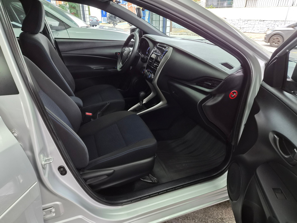 Toyota Yaris Prata