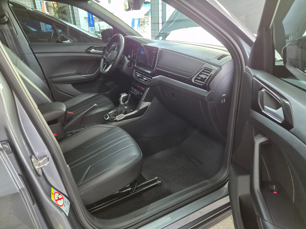 Volkswagen T-Cross Cinza
