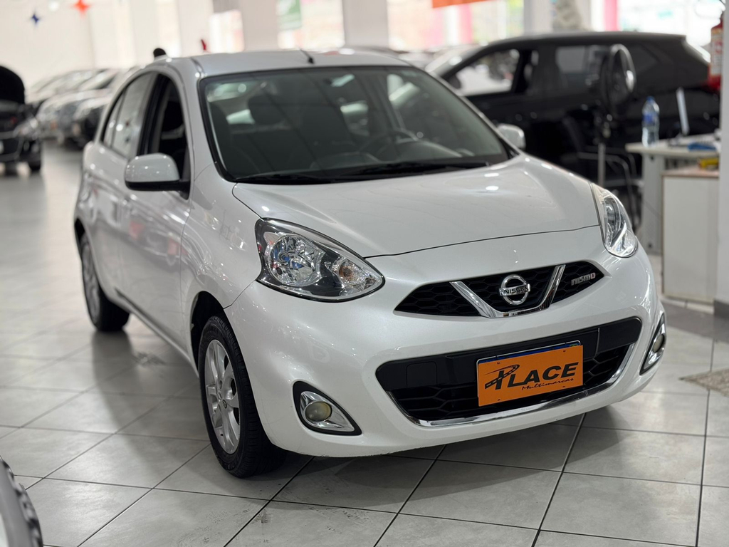 Nissan March Branco