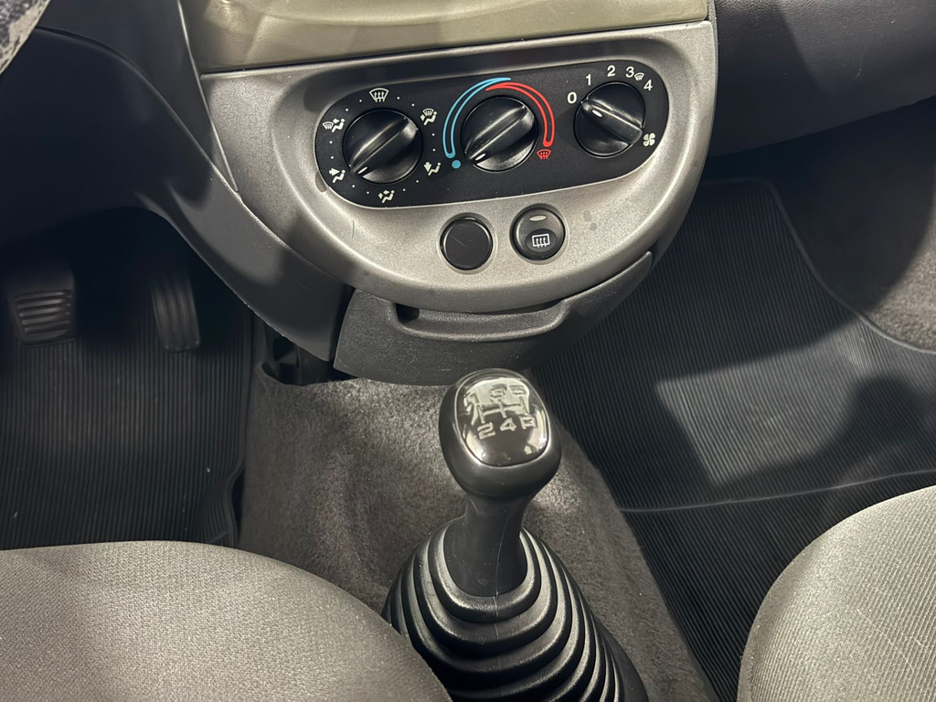Ford Ka Hatch Prata