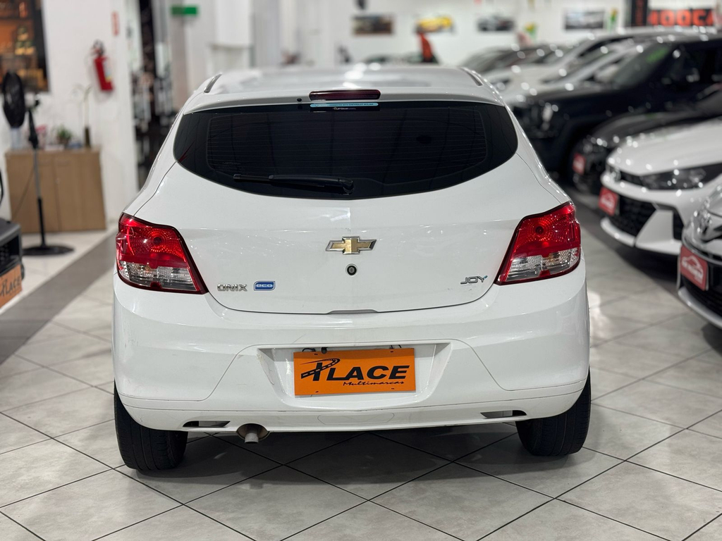 Chevrolet Onix Branco