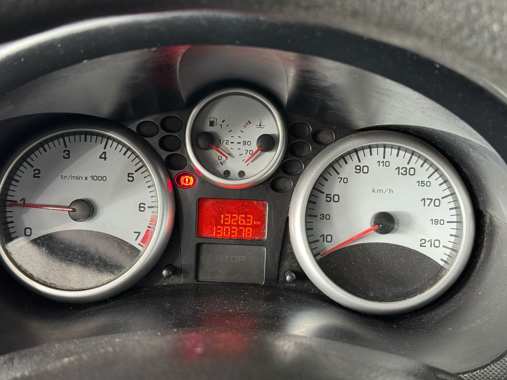 Peugeot 207 SW Preto