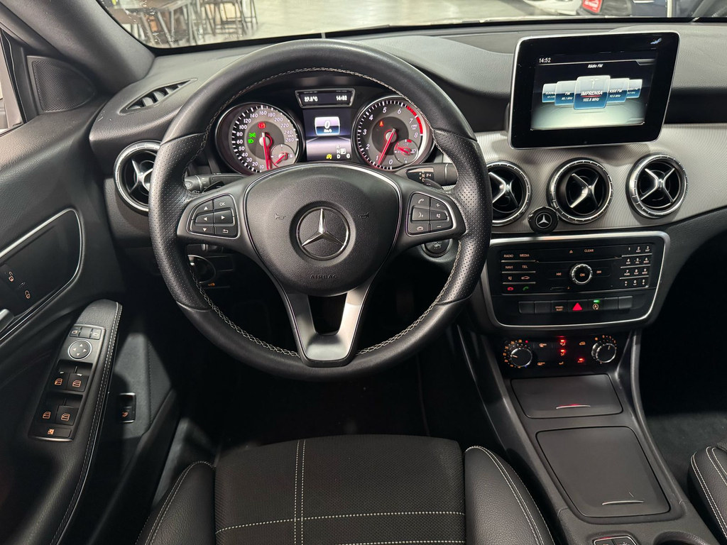 Mercedes Benz CLA-200 Branco