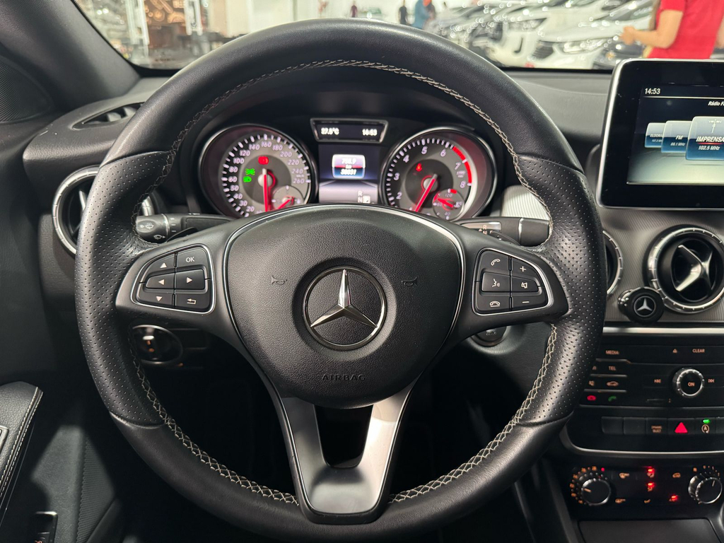 Mercedes Benz CLA-200 Branco