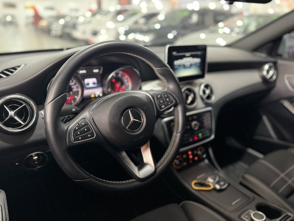 Mercedes Benz CLA-200 Branco