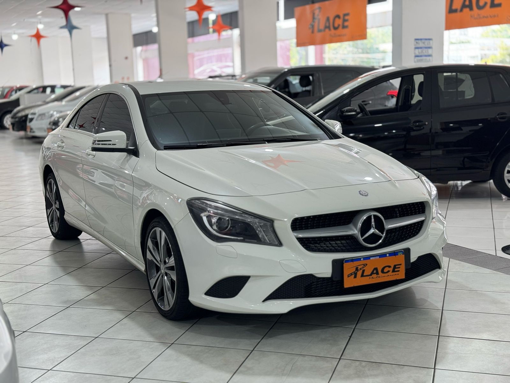 Mercedes Benz CLA-200 Branco