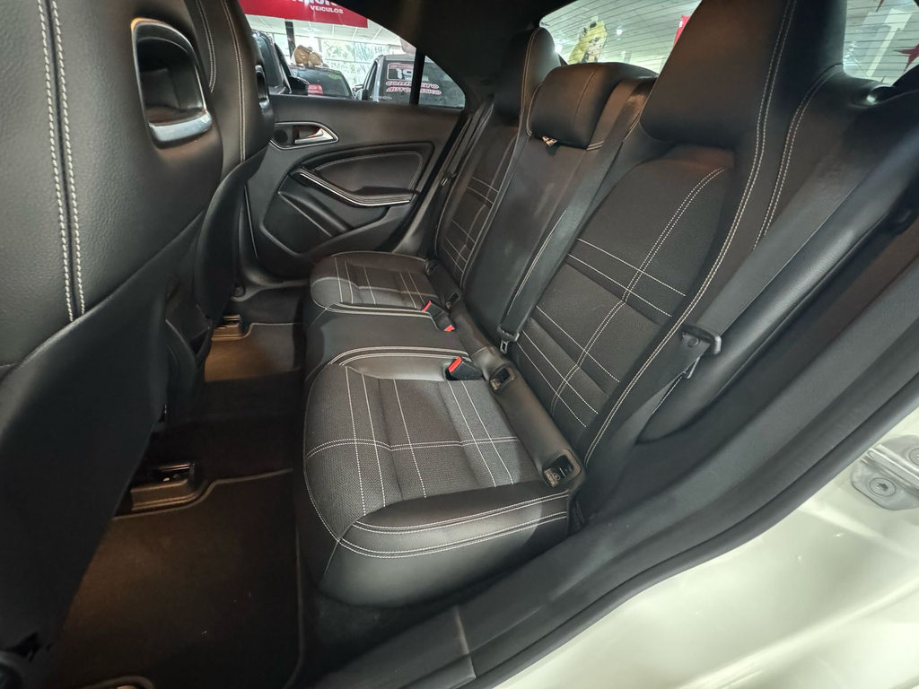 Mercedes Benz CLA-200 Branco