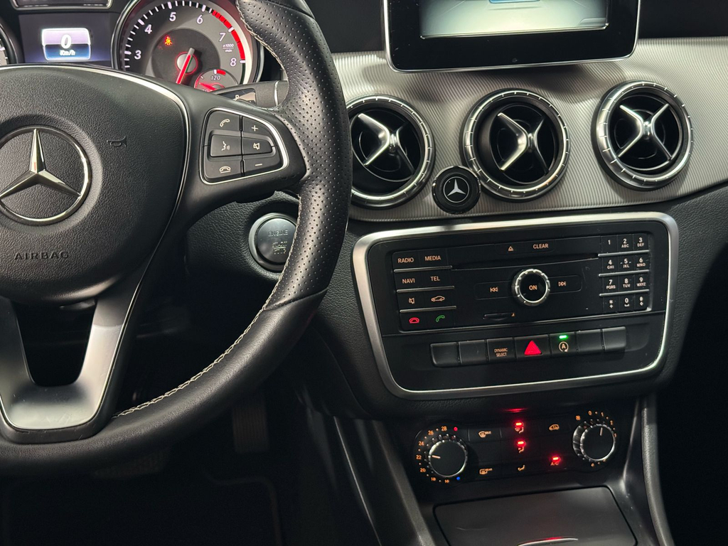 Mercedes Benz CLA-200 Branco