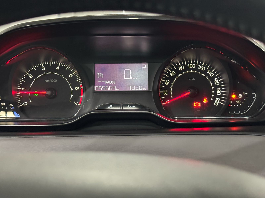 Peugeot 208 Branco