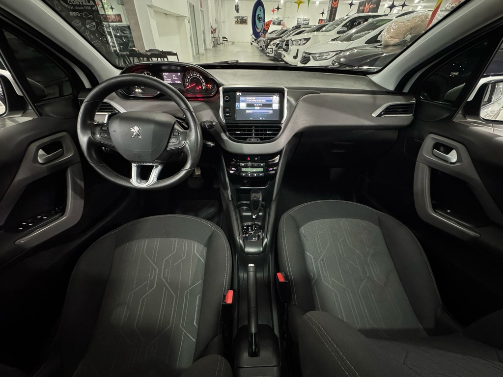 Peugeot 208 Branco