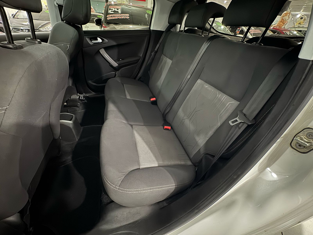 Peugeot 208 Branco
