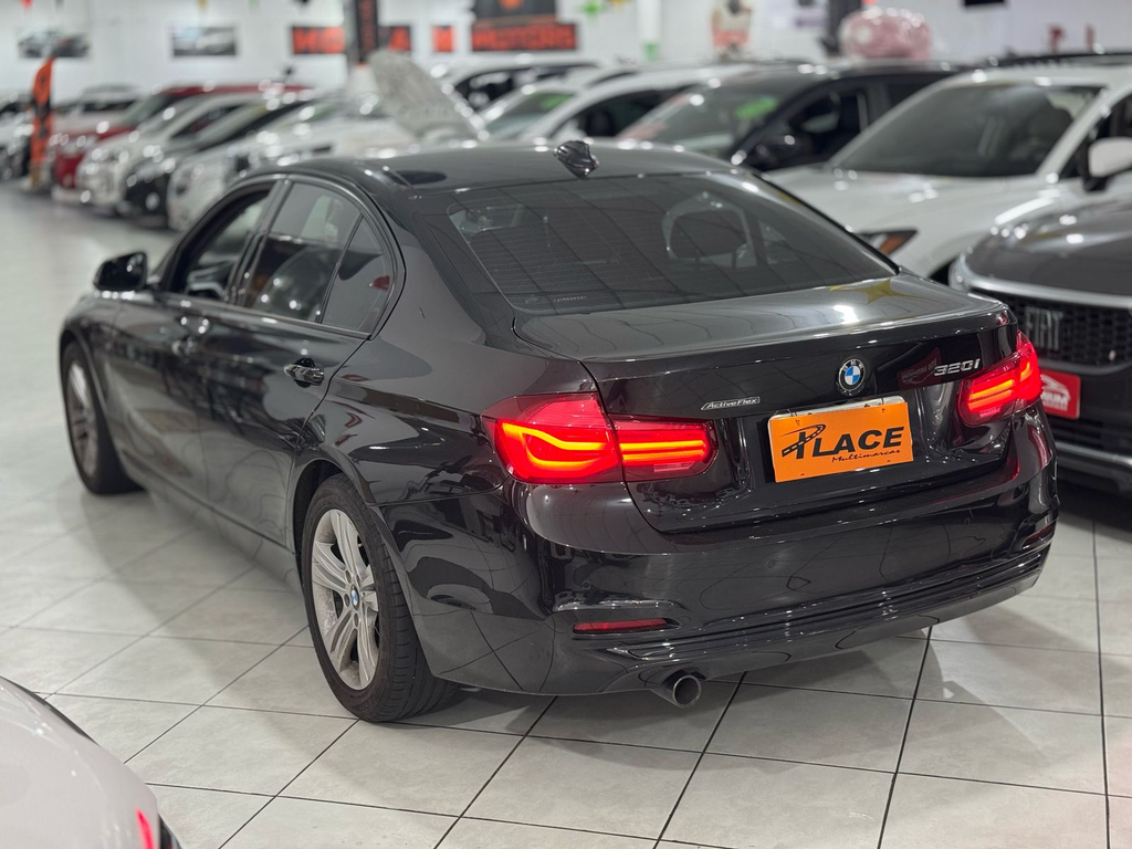 BMW 320i Preto