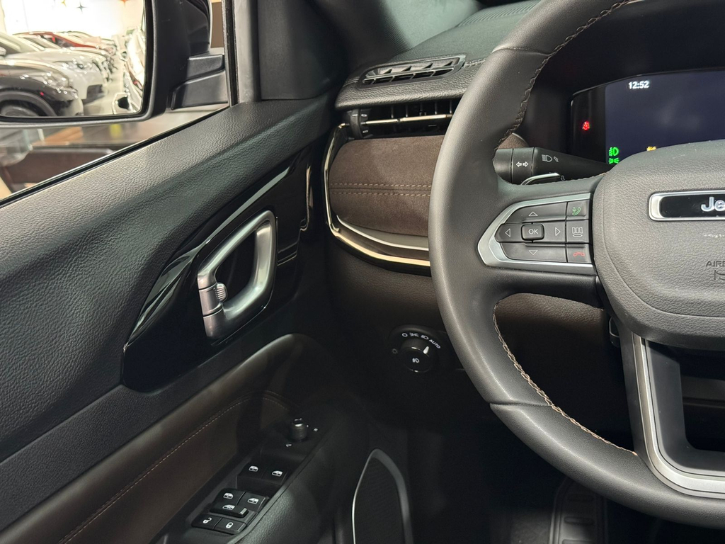 Jeep Commander Preto