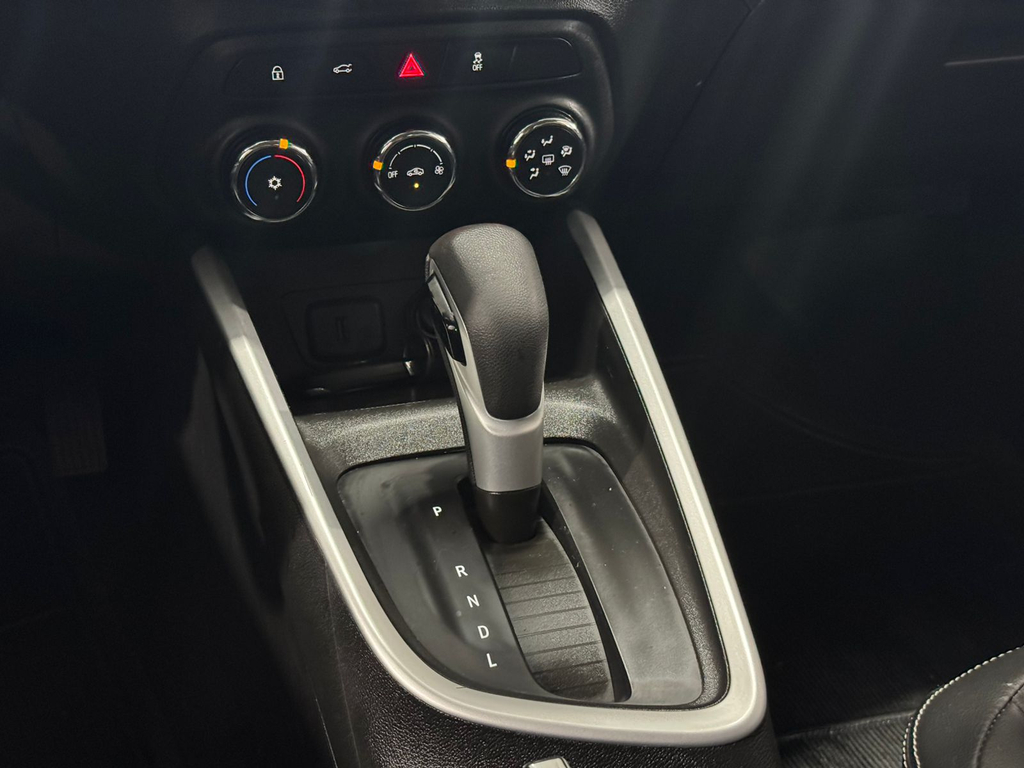 Chevrolet Onix Sedan Preto