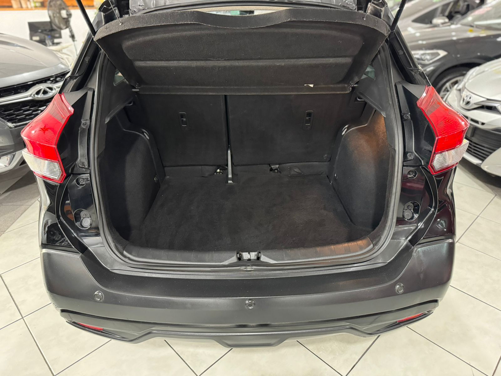 Nissan Kicks Preto