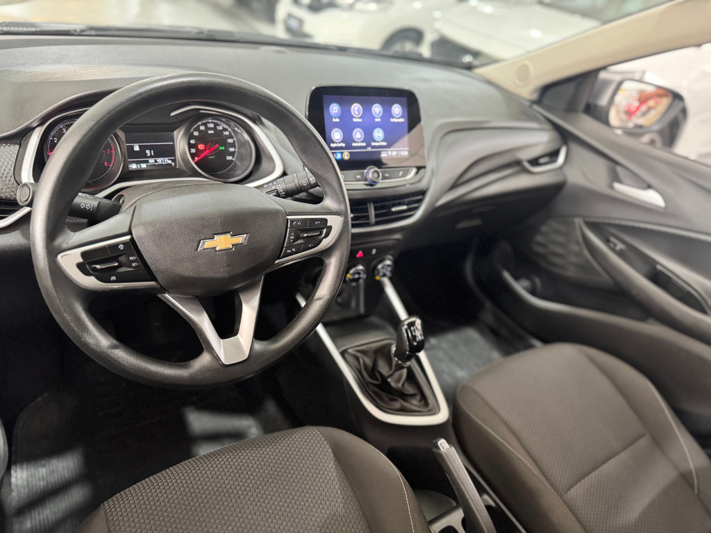 Chevrolet Onix Prata